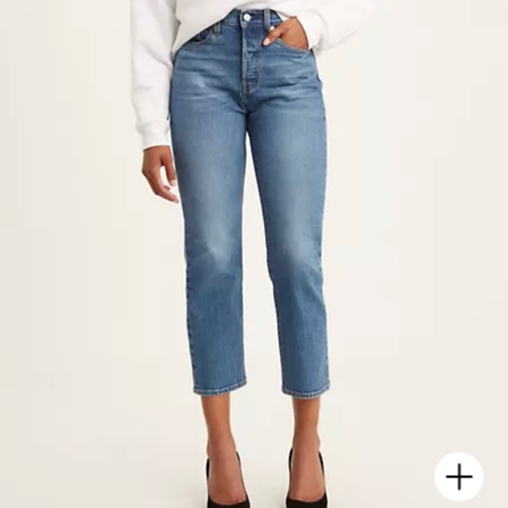 NWT Levi's® Premium
WEDGIE FIT STRAIGHT WOMEN'S